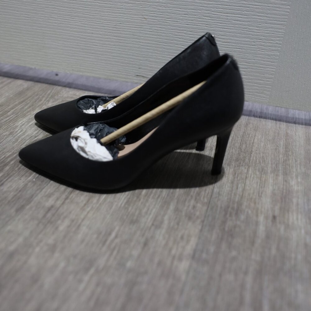 Women's Karl Lagerfeld Paris Glora Point-Toe Leather Pumps